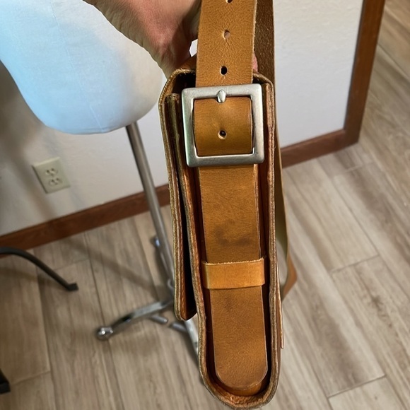 Leather square shoulder bag - Picture 8 of 11